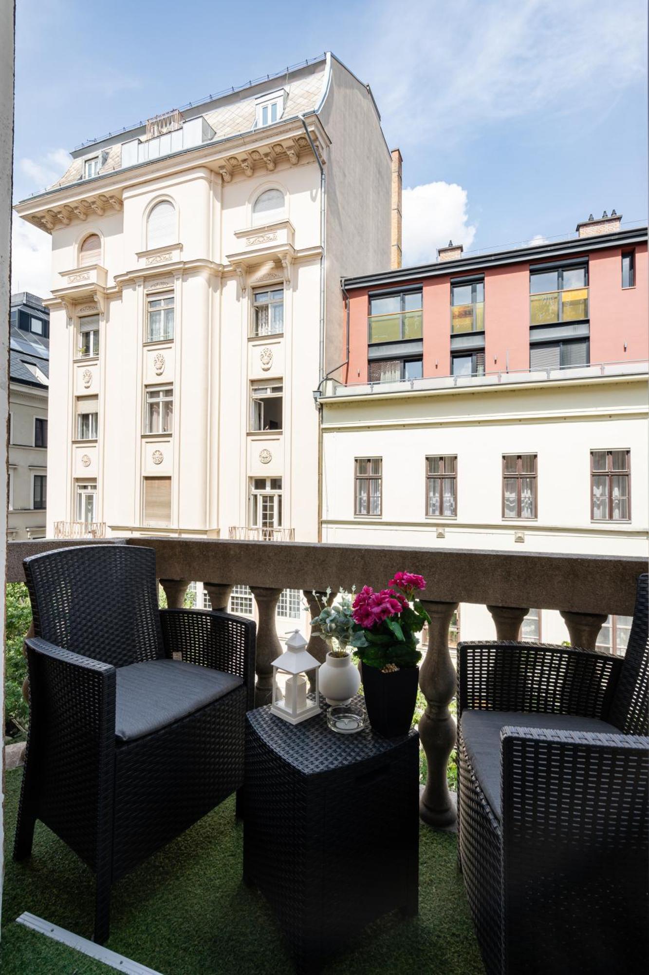 Kiraly 35 Luxury Apartment With Free Parking Budapest Exterior photo