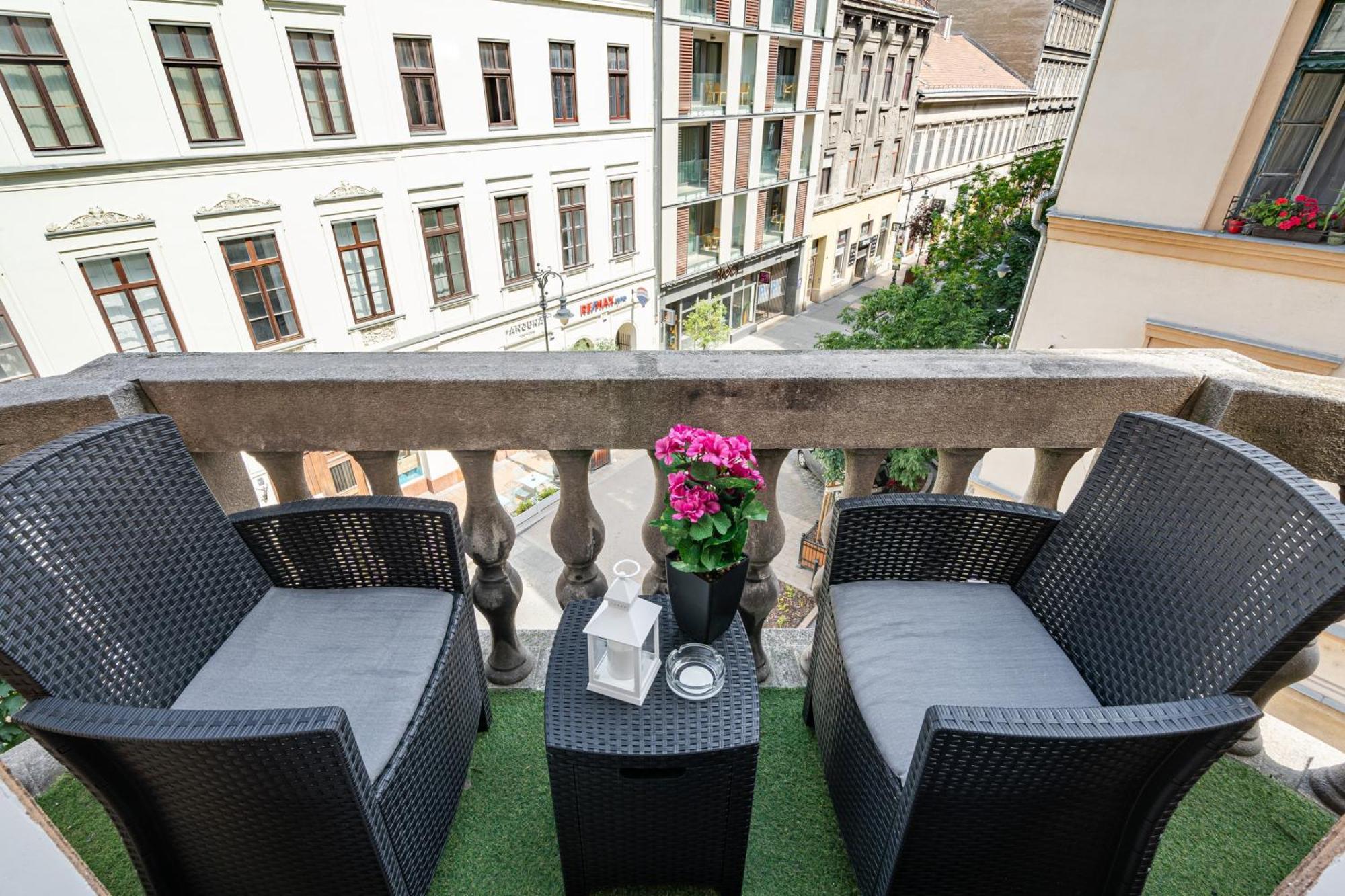 Kiraly 35 Luxury Apartment With Free Parking Budapest Exterior photo